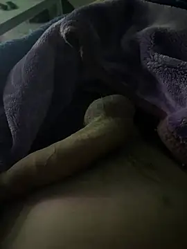 groschibre40100 online show from February 19, 12:39 am