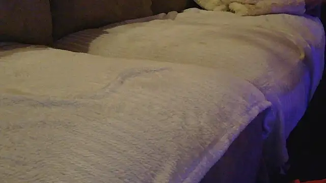 Snapshot of lorenarowena chatting on February 9, 8:24 pm lorenarowena online show from February 9, 8:24 pm