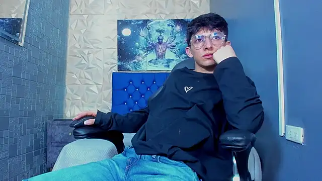 ElanGiraldo online show from June 6, 11:09 pm