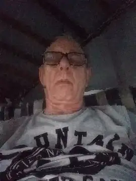 andy-1961 online show from May 21, 7:43 pm