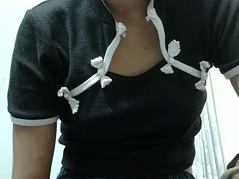 SEXY PRIYA83 online show from April 28, 7:30 pm