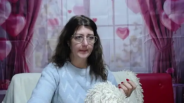 Snapshot of RoseHille chatting on February 5, 3:05 pm RoseHille online show from February 5, 3:05 pm