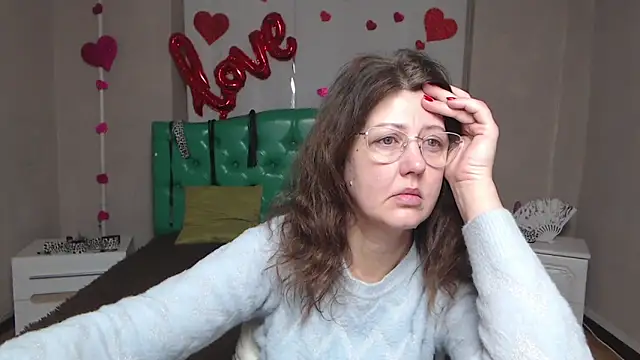 Snapshot of RoseHille chatting on February 7, 6:17 am RoseHille online show from February 7, 6:17 am