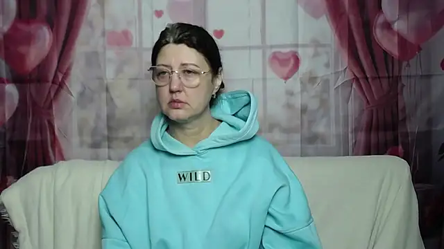 Snapshot of RoseHille chatting on February 8, 6:17 am RoseHille online show from February 8, 6:17 am