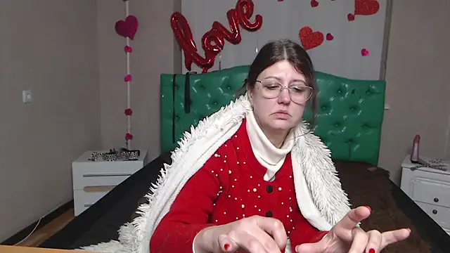 Snapshot of RoseHille chatting on February 10, 2:37 am RoseHille online show from February 10, 2:37 am