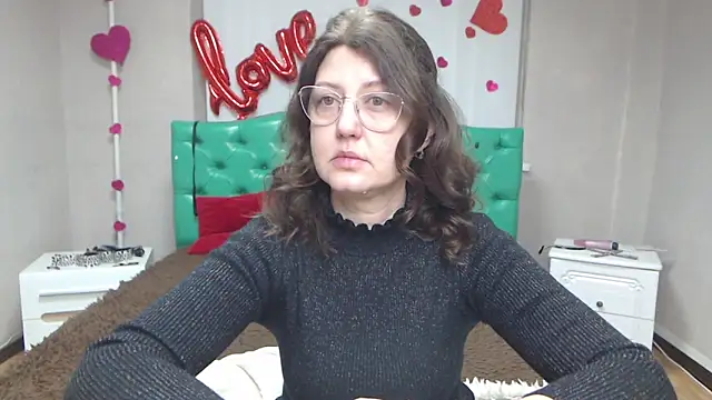 Snapshot of RoseHille chatting on February 15, 6:10 am RoseHille online show from February 15, 6:10 am