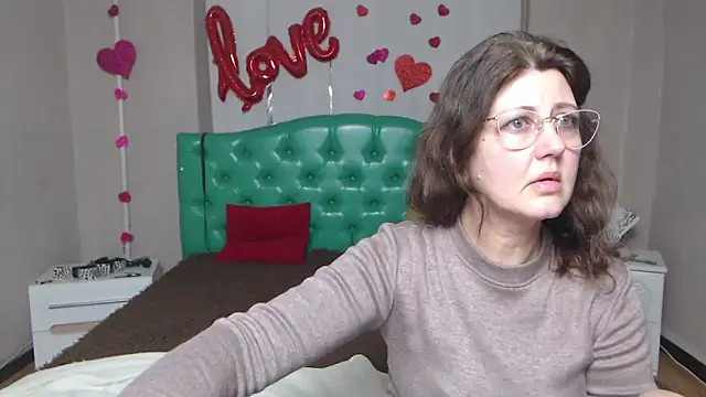 Snapshot of RoseHille chatting on February 23, 5:54 pm RoseHille online show from February 23, 5:54 pm