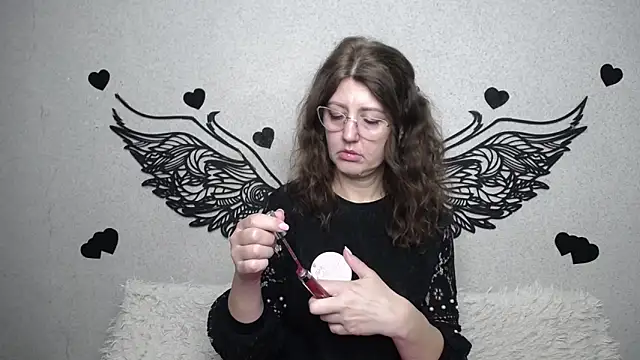 RoseHille online show from April 5, 5:15 am