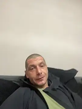 Kinkycouple142 online show from February 19, 11:01 pm