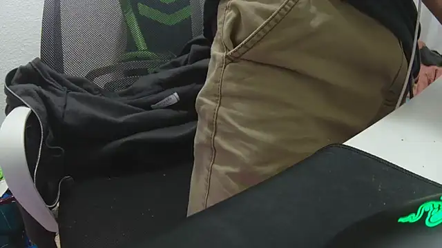 Calavera2001 online show from January 14, 4:18 am