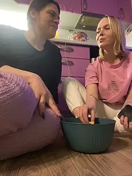 Snapshot of Dona_Mafia chatting on February 24, 11:19 am Dona Mafia online show from February 24, 11:19 am