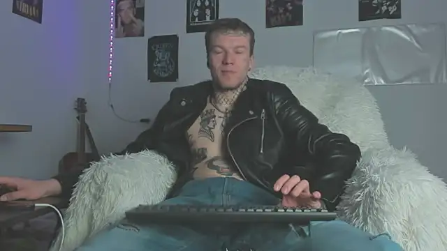 Huntall77 online show from April 13, 1:22 am