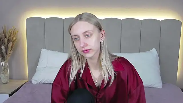 RachaelCute online show from April 4, 4:00 am