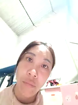 Snapshot of -Chua-90 chatting on February 8, 11:24 am -Chua-90 online show from February 8, 11:24 am