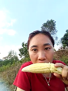 Snapshot of -Chua-90 chatting on February 13, 10:22 am -Chua-90 online show from February 13, 10:22 am