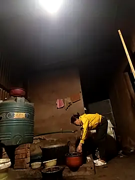 Snapshot of -Chua-90 chatting on February 15, 8:05 pm -Chua-90 online show from February 15, 8:05 pm