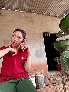 Snapshot of -Chua-90 chatting on February 18, 7:04 am -Chua-90 online show from February 18, 7:04 am