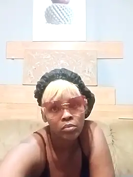 CurvyBabe36 online show from April 12, 1:21 am