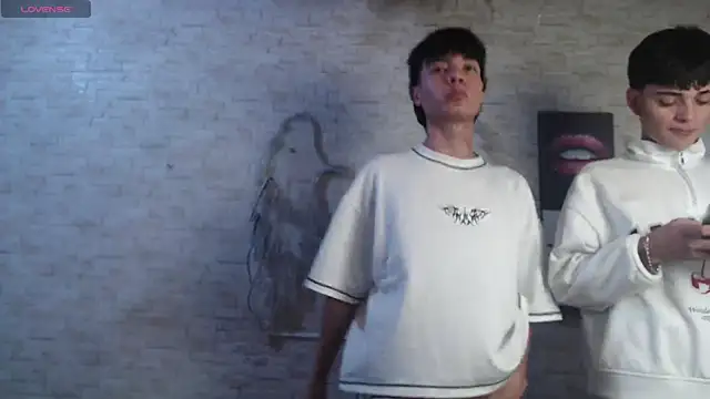 axel milo kairo and noa online show from February 11, 6:24 pm