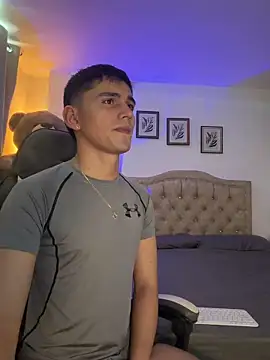 Snapshot of estebanperez_26 chatting on June 17, 7:59 pm estebanperez 26 online show from June 17, 7:59 pm