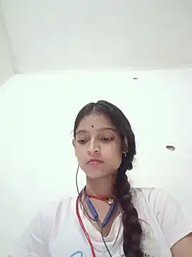 Mohnicute online show from July 21, 6:10 pm