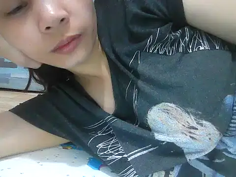 Snapshot of hotsexytits4U chatting on January 19, 1:04 pm hotsexytits4U online show from January 19, 1:04 pm