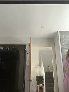 Cutebrowneyes  online show from December 14, 1:05 pm