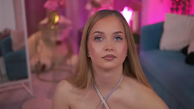 Snapshot of ElyssawetXX chatting on February 15, 7:21 pm ElyssawetXX online show from February 15, 7:21 pm