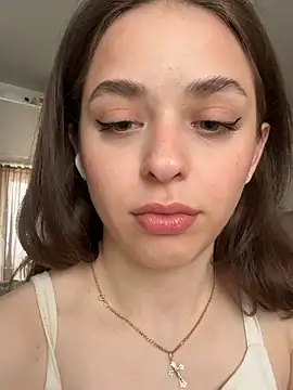 yoyogirlx online show from June 21, 4:26 am