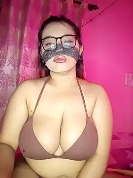 Bunnybush37 online show from June 13, 3:32 pm
