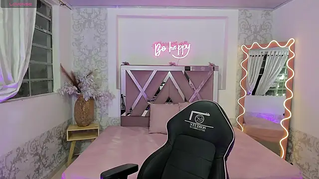 ISABELA TAY online show from February 13, 11:39 am