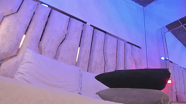 Snapshot of Caroline_palmerr chatting on February 4, 3:23 am Caroline palmerr online show from February 4, 3:23 am