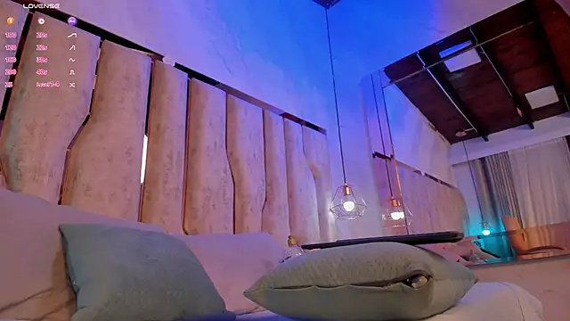 Snapshot of Caroline_palmerr chatting on February 12, 3:12 am Caroline palmerr online show from February 12, 3:12 am