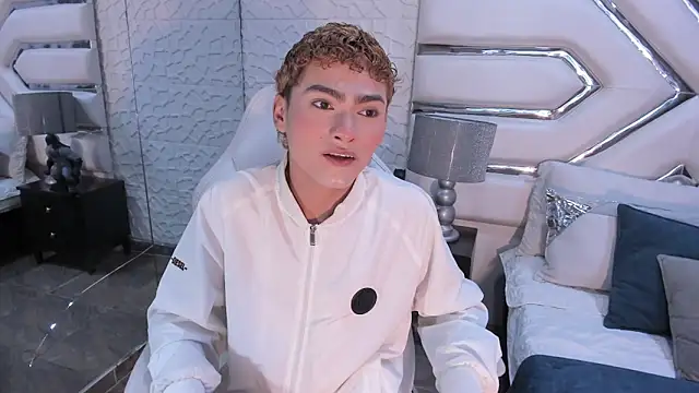 Snapshot of JacobRusso chatting on January 18, 1:09 am JacobRusso online show from January 18, 1:09 am