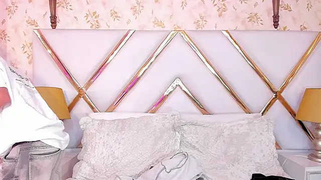 Snapshot of JacobRusso chatting on February 4, 9:31 pm JacobRusso online show from February 4, 9:31 pm