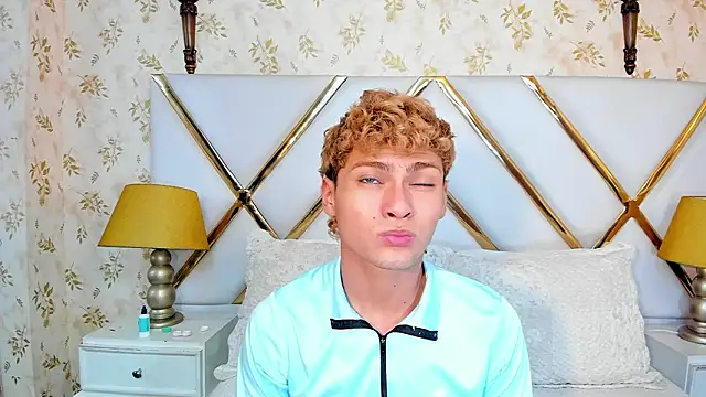 Snapshot of JacobRusso chatting on February 8, 4:27 am JacobRusso online show from February 8, 4:27 am