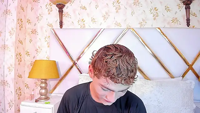 Snapshot of JacobRusso chatting on February 12, 4:07 am JacobRusso online show from February 12, 4:07 am