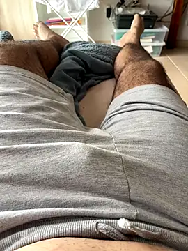 Yannick04 online show from November 20, 1:33 pm