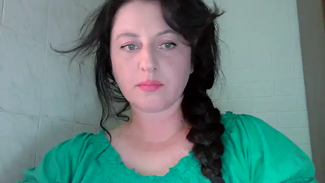 Snapshot of MelinaAx chatting on July 17, 7:19 pm MelinaAx online show from July 17, 7:19 pm