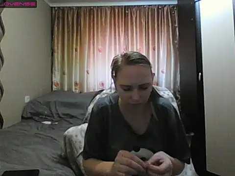 JenniDeep online show from March 30, 10:05 am