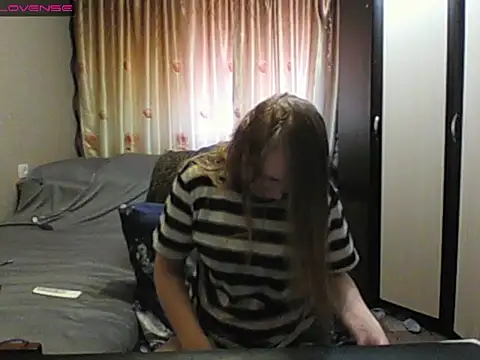 JenniDeep online show from April 18, 9:35 am