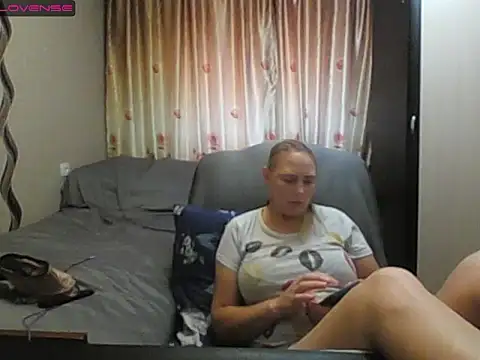 JenniDeep online show from July 18, 7:34 am
