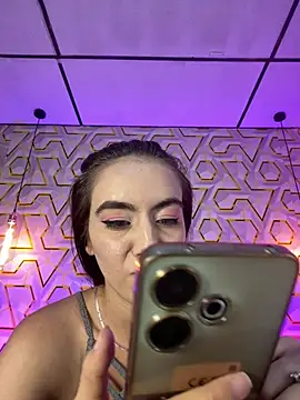 Snapshot of MelanyyJhonson15 chatting on July 17, 8:24 pm MelanyyJhonson15 online show from July 17, 8:24 pm