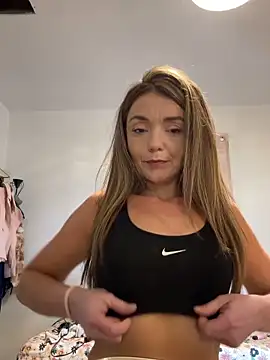 Snapshot of miatate chatting on February 11, 12:32 pm miatate online show from February 11, 12:32 pm