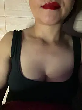 Snapshot of Diana-sexyy chatting on June 29, 2:28 pm Diana-sexyy online show from June 29, 2:28 pm