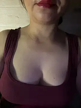 Snapshot of Diana-sexyy chatting on July 9, 8:35 pm Diana-sexyy online show from July 9, 8:35 pm