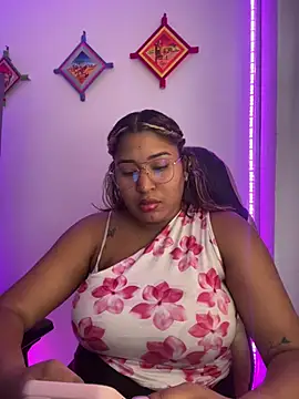 morena-2025 online show from July 11, 7:49 pm