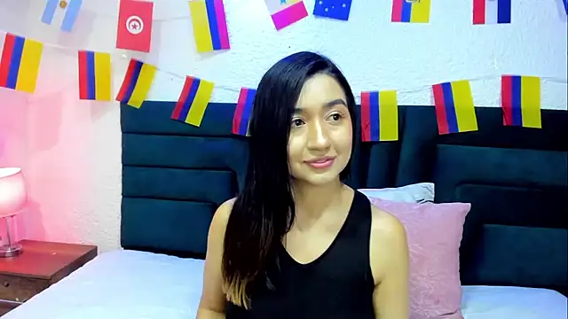 Snapshot of VictoriaRouge_ chatting on July 3, 9:10 pm VictoriaRouge online show from July 3, 9:10 pm