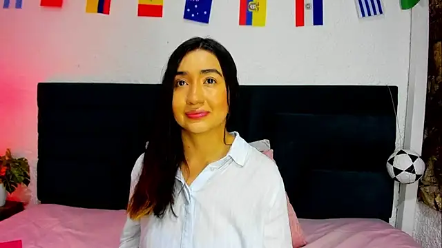 Snapshot of VictoriaRouge_ chatting on July 18, 8:34 pm VictoriaRouge online show from July 18, 8:34 pm