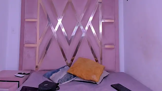 Snapshot of Kymasm chatting on February 20, 1:11 pm Kymasm online show from February 20, 1:11 pm